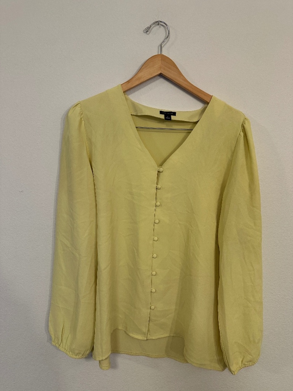 Ann Taylor Yellow Mixed Media V-Neck Button Front Blouse Women's L